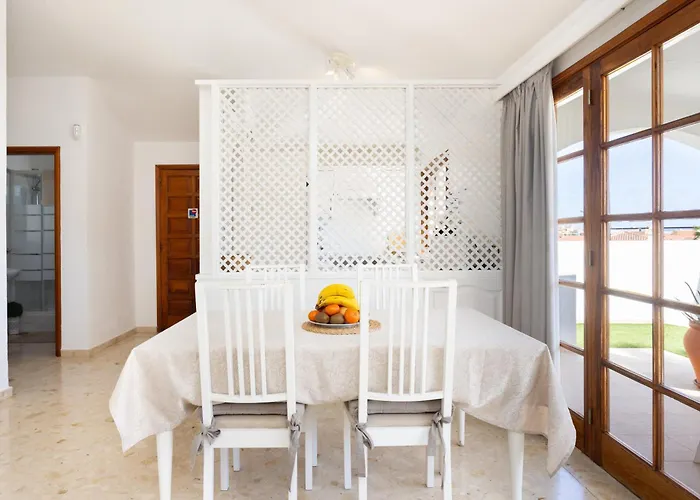 Villa Casa Bransford, Excellent, Sunny House With Private Heated Pool San Miguel de Abona